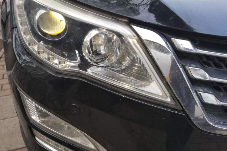 Used Baojun 560 2016 1.8L Manual Luxury Edition Right Front Headlight