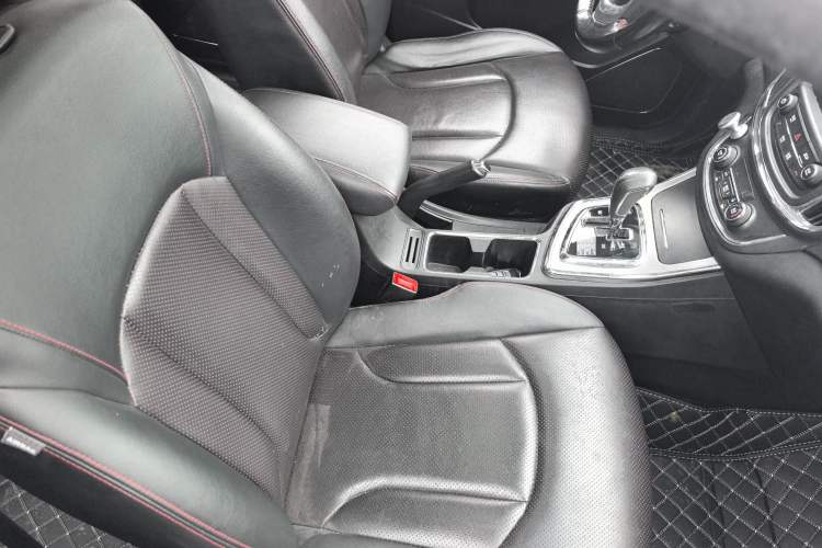 Used Baojun 560 2016 1.8L iAMT Luxury Model Right Front Seat