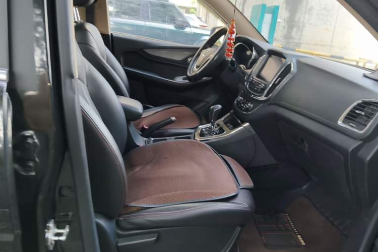 Used Baojun 560 2016 1.8L iAMT Luxury Model Right Front Seat