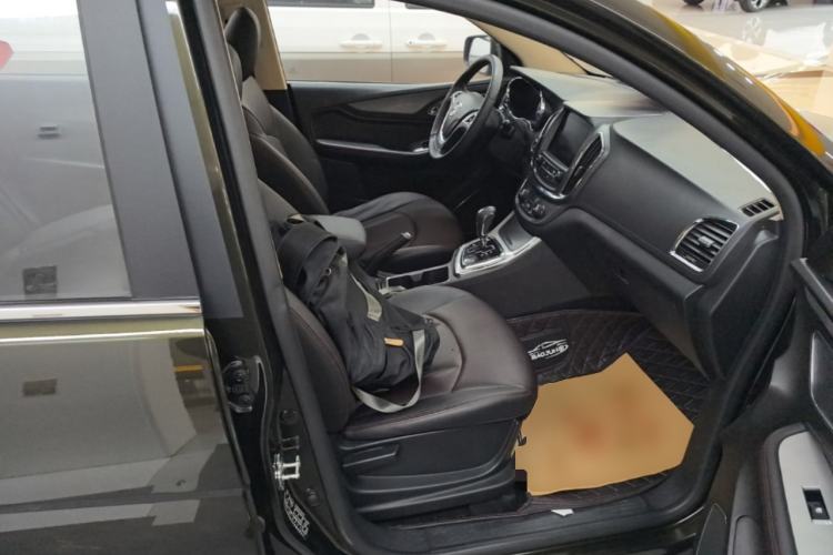 Used Baojun 560 2016 1.8L iAMT Luxury Model Right Front Seat