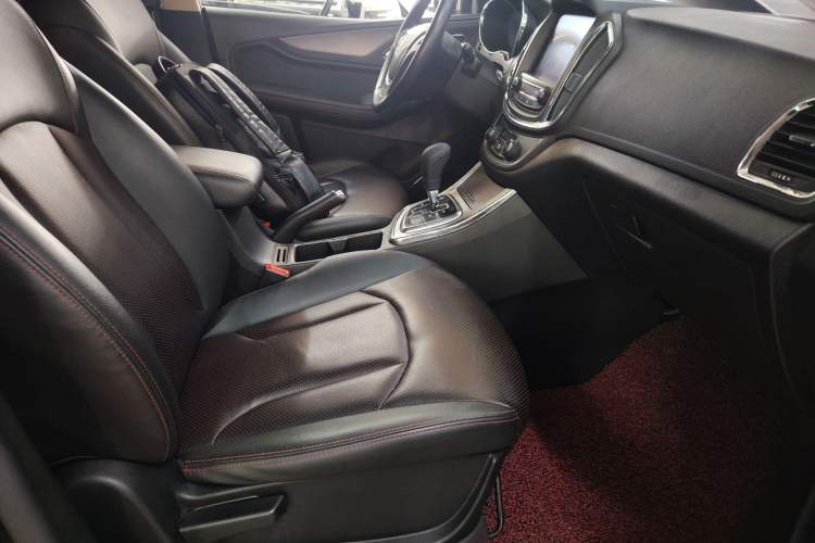 Used Baojun 560 2016 1.8L iAMT Luxury Model Right Front Seat