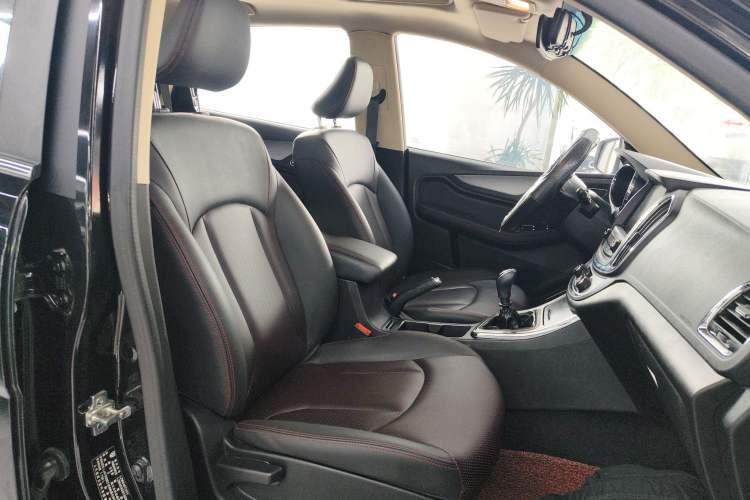 Used Baojun 560 2016 1.8L Manual Luxury Edition Right Front Seat