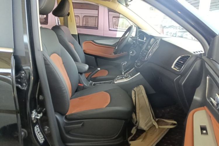 Used Baojun 560 2016 1.8L iAMT Elite Edition Right Front Seat