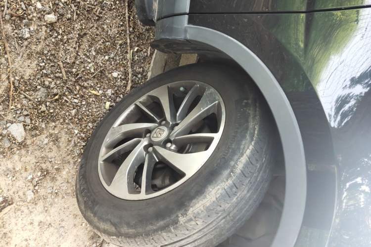 Used Baojun 560 2016 1.8L iAMT Luxury Model Right Front Wheel Hub