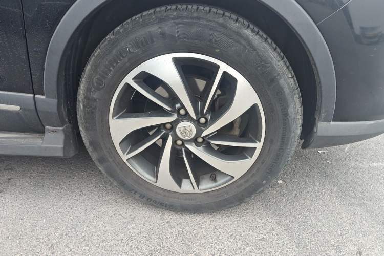 Used Baojun 560 2016 1.8L iAMT Luxury Model Right Front Wheel Hub