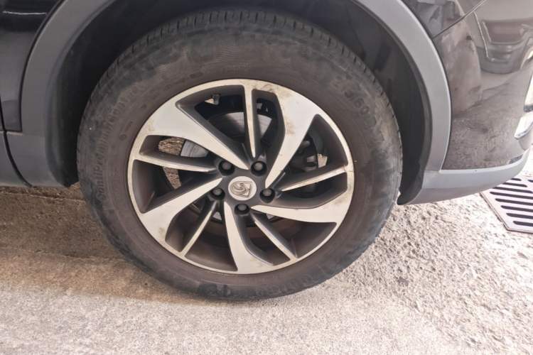 Used Baojun 560 2016 1.8L Manual Luxury Edition Right Front Wheel Hub