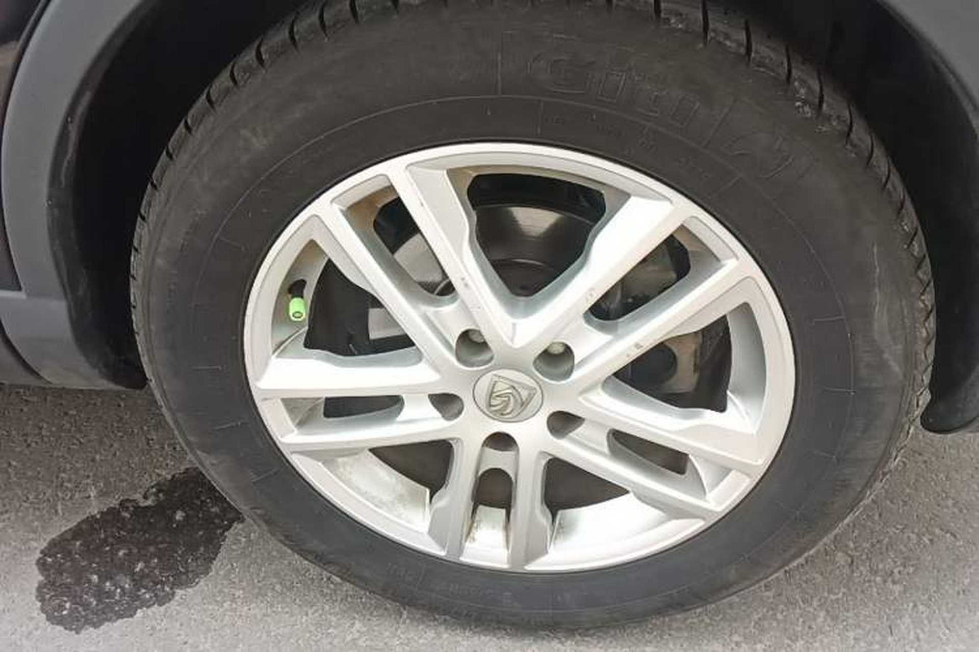 Used Baojun 560 2016 1.8L Manual Comfort Edition Right Front Wheel Hub