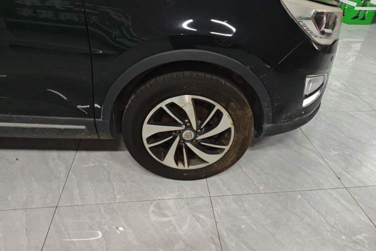 Used Baojun 560 2016 1.8L iAMT Luxury Model Right Front Wheel Hub