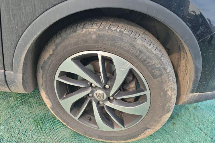 Used Baojun 560 2016 1.8L Manual Luxury Edition Right Front Wheel Hub