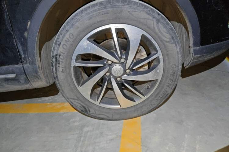 Used Baojun 560 2016 1.8L iAMT Luxury Model Right Front Wheel Hub