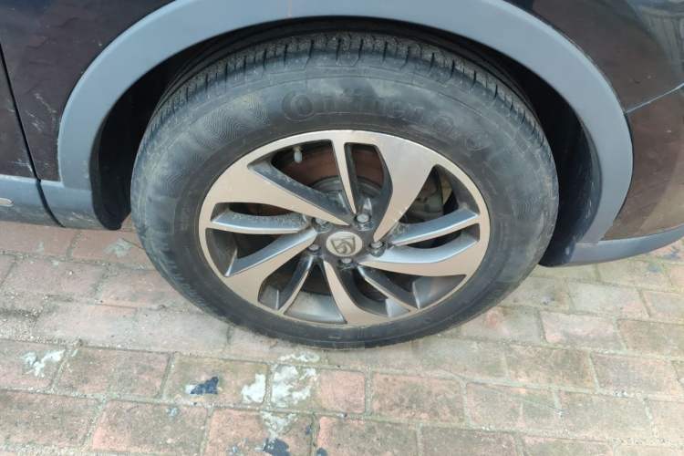Used Baojun 560 2016 1.5T Manual Luxury Model Right Front Wheel Hub