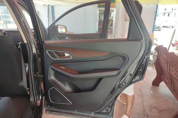 Used Baojun 560 2016 1.5T Manual Comfort Edition Right Rear Door Interior