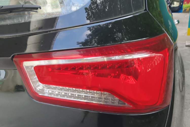Used Baojun 560 2016 1.8L iAMT Luxury Model Right Rear Taillight