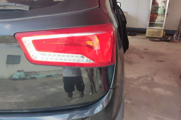 Used Baojun 560 2016 1.5T Manual Comfort Edition Right Rear Taillight