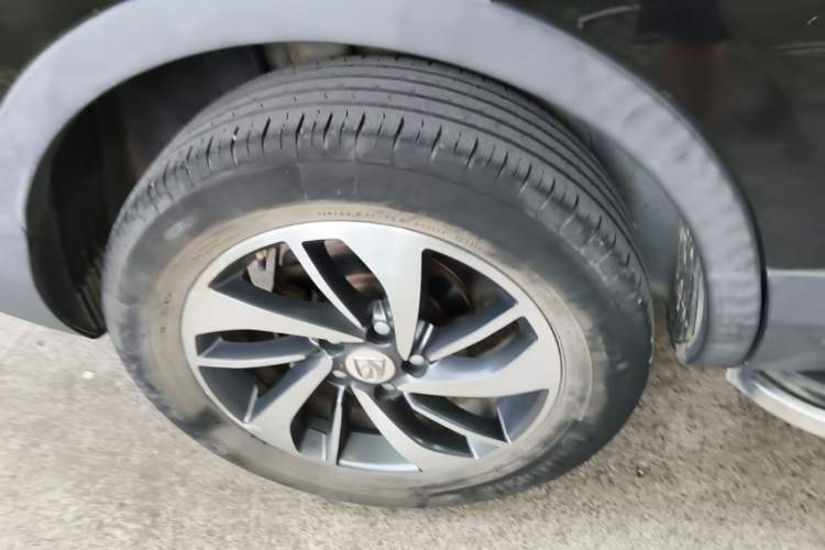 Used Baojun 560 2016 1.8L iAMT Luxury Model Right Rear Wheel Hub