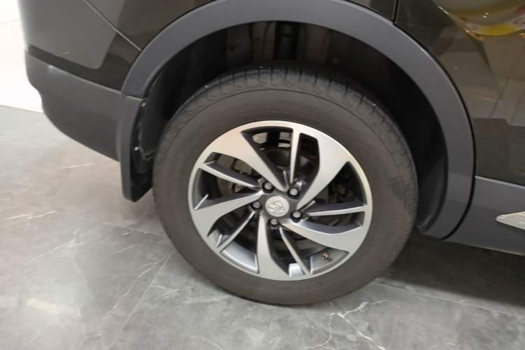 Used Baojun 560 2016 1.8L iAMT Luxury Model Right Rear Wheel Hub