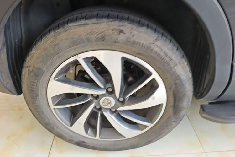 Used Baojun 560 2016 1.8L Manual Luxury Edition Right Rear Wheel Hub
