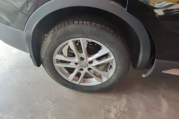 Used Baojun 560 2016 1.5T Manual Comfort Edition Right Rear Wheel Hub