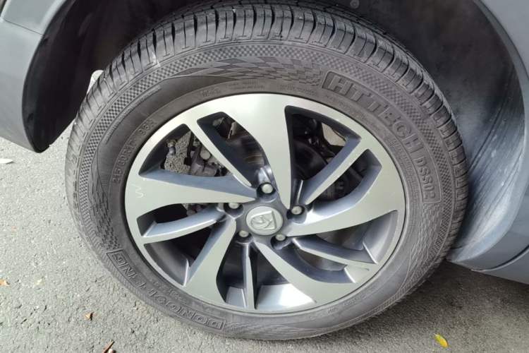 Used Baojun 560 2016 1.5T Manual Luxury Model Right Rear Wheel Hub