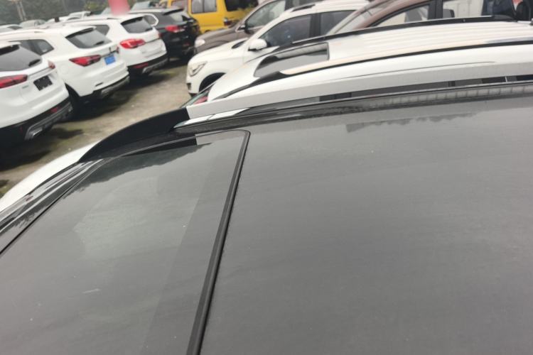 Used Baojun 560 2016 1.8L iAMT Luxury Model Roof