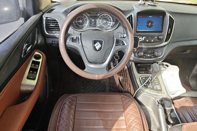 Used Baojun 560 2016 1.8L iAMT Elite Edition Steering Wheel
