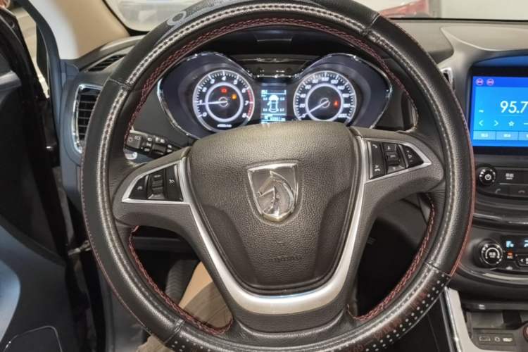 Used Baojun 560 2016 1.8L iAMT Luxury Model Steering Wheel
