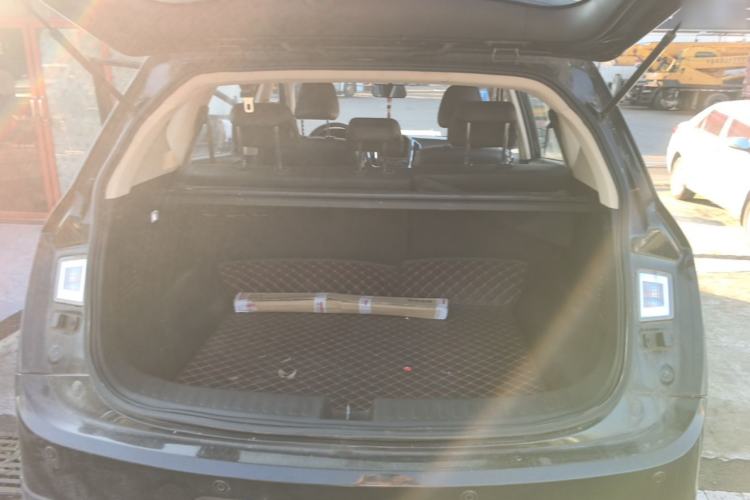 Used Baojun 560 2016 1.8L iAMT Luxury Model Trunk