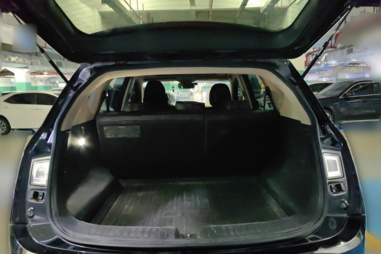 Used Baojun 560 2016 1.5T Manual Luxury Model Trunk