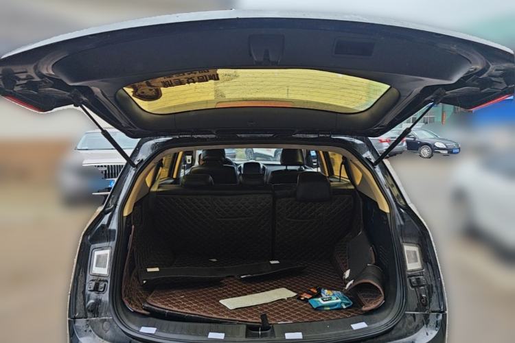 Used Baojun 560 2016 1.8L Manual Luxury Edition Trunk