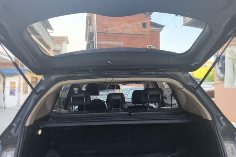 Used Baojun 560 2016 1.8L Manual Luxury Edition Trunk