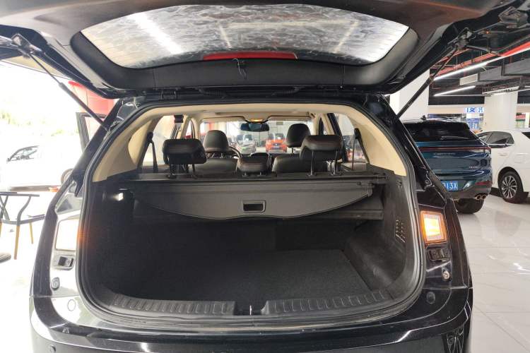 Used Baojun 560 2016 1.8L Manual Luxury Edition Trunk
