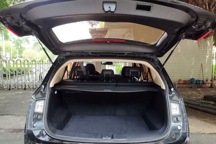 Used Baojun 560 2016 1.5T Manual Luxury Model Trunk