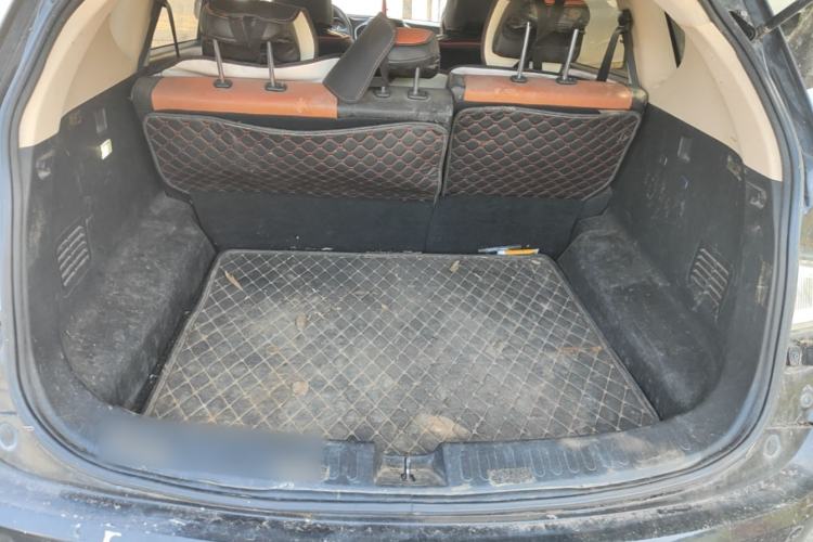 Used Baojun 560 2016 1.5T Manual Comfort Edition Trunk