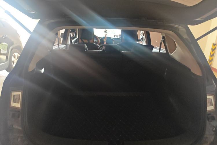 Used Baojun 560 2016 1.8L Manual Luxury Edition Trunk