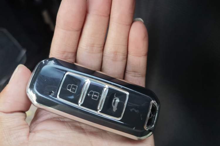 Used Baojun 560 2016 1.8L iAMT Luxury Model Vehicle Key