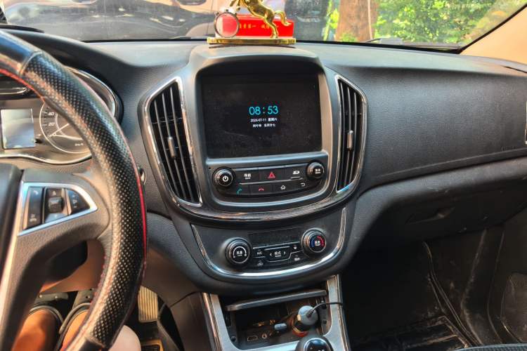 Used Baojun 560 2016 1.5T Manual Luxury Model Audio And AC Panel