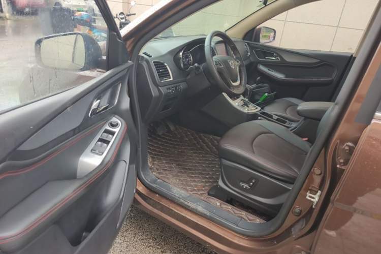 Used Baojun 560 2016 1.8L iAMT Luxury Model Driver Seat