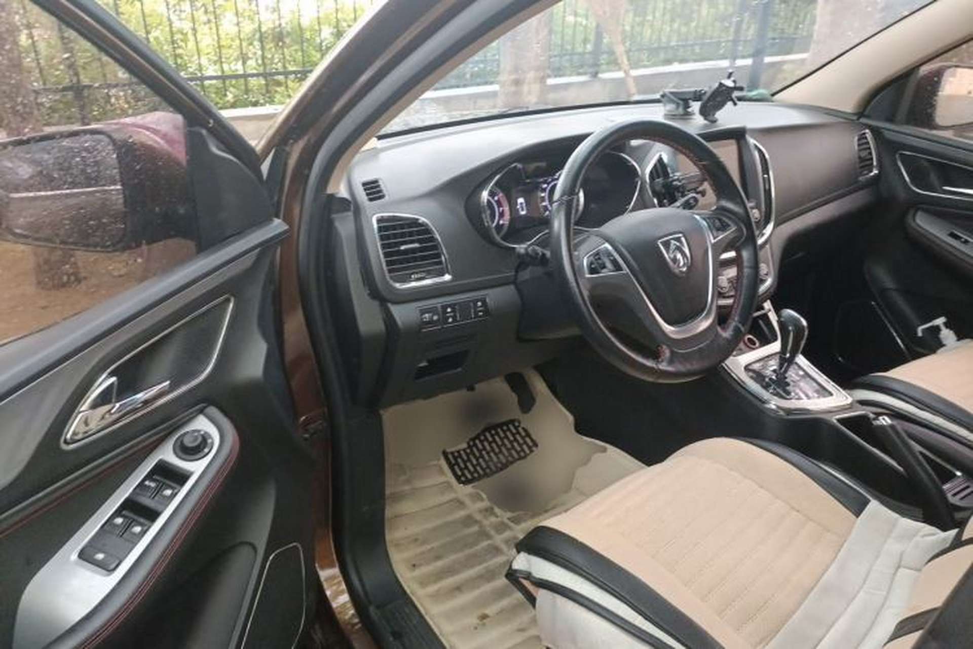 Used Baojun 560 2016 1.8L iAMT Luxury Model Driver Seat