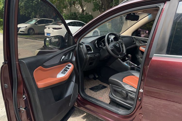 Used Baojun 560 2016 1.8L iAMT Elite Edition Driver Seat