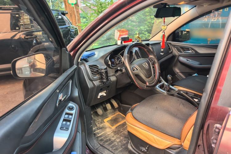 Used Baojun 560 2016 1.5T Manual Luxury Model Driver Seat