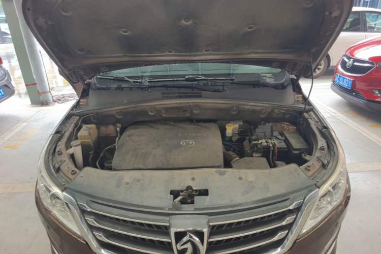 Used Baojun 560 2016 1.8L iAMT Luxury Model Engine Bay