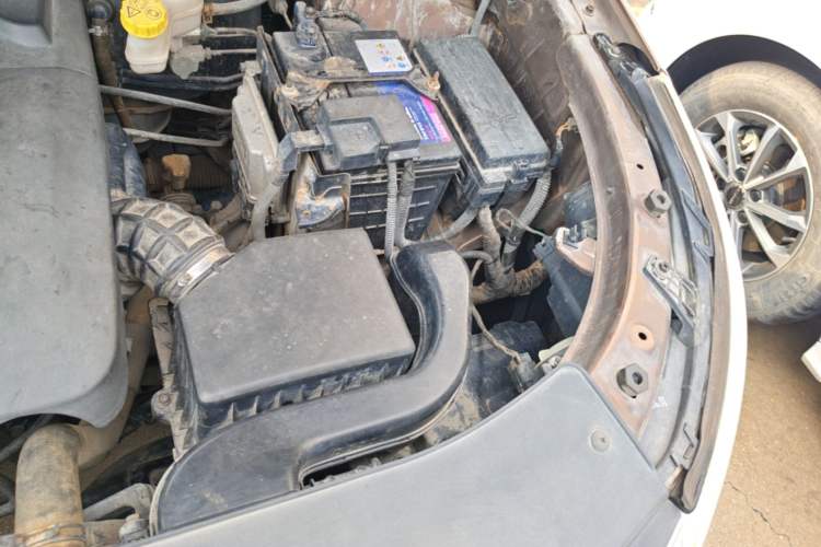 Used Baojun 560 2016 1.8L Manual Luxury Edition Engine Bay Left