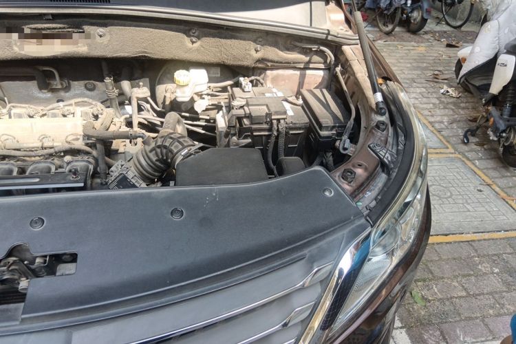Used Baojun 560 2016 1.8L Manual Luxury Edition Engine Bay Left