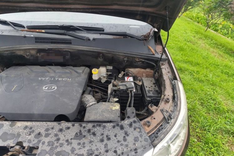 Used Baojun 560 2016 1.8L iAMT Elite Edition Engine Bay Left