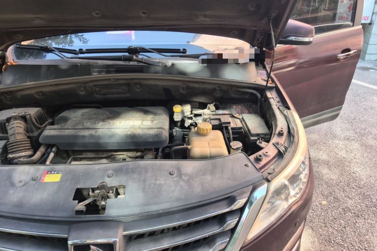 Used Baojun 560 2016 1.5T Manual Luxury Model Engine Bay Left