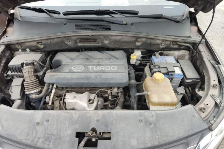 Used Baojun 560 2016 1.5T Manual Luxury Model Engine Bay