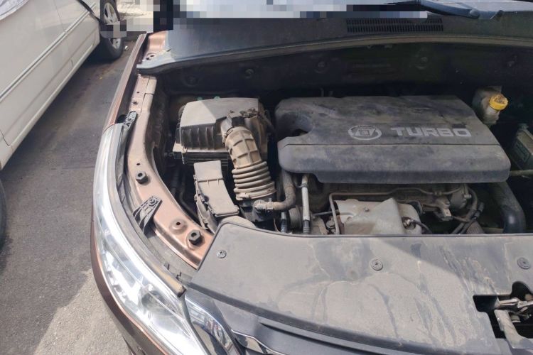 Used Baojun 560 2016 1.5T Manual Luxury Model Engine Bay Right