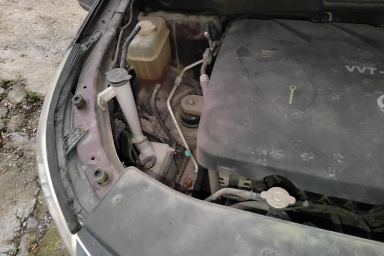 Used Baojun 560 2016 1.8L Manual Elite Edition Engine Bay Right