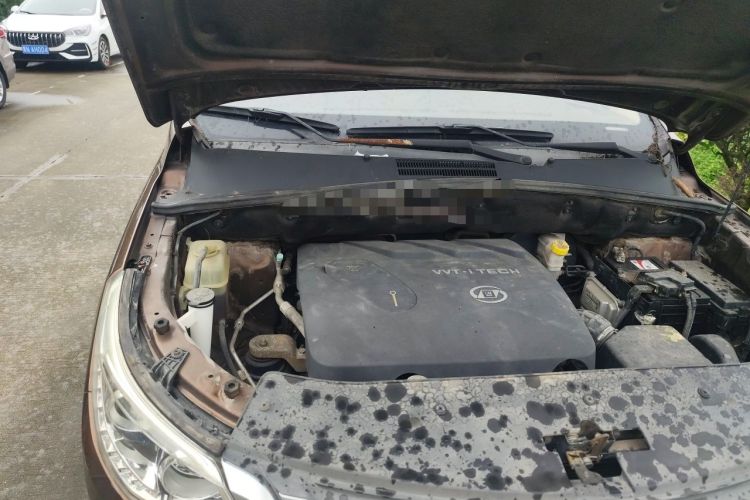 Used Baojun 560 2016 1.8L iAMT Elite Edition Engine Bay Right