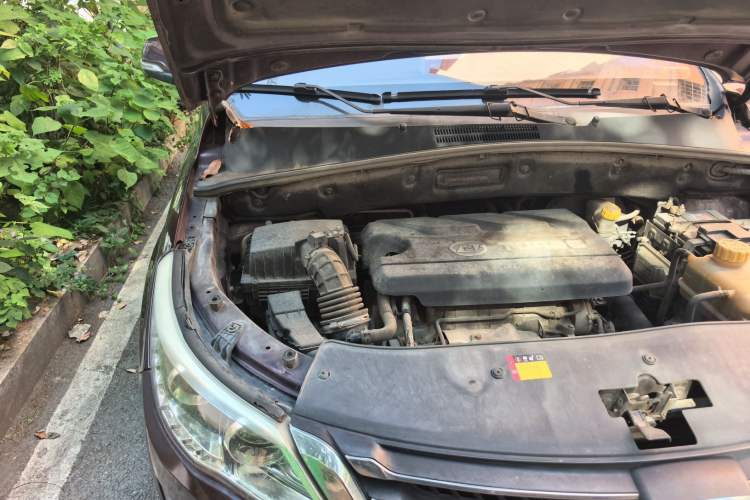 Used Baojun 560 2016 1.5T Manual Luxury Model Engine Bay Right